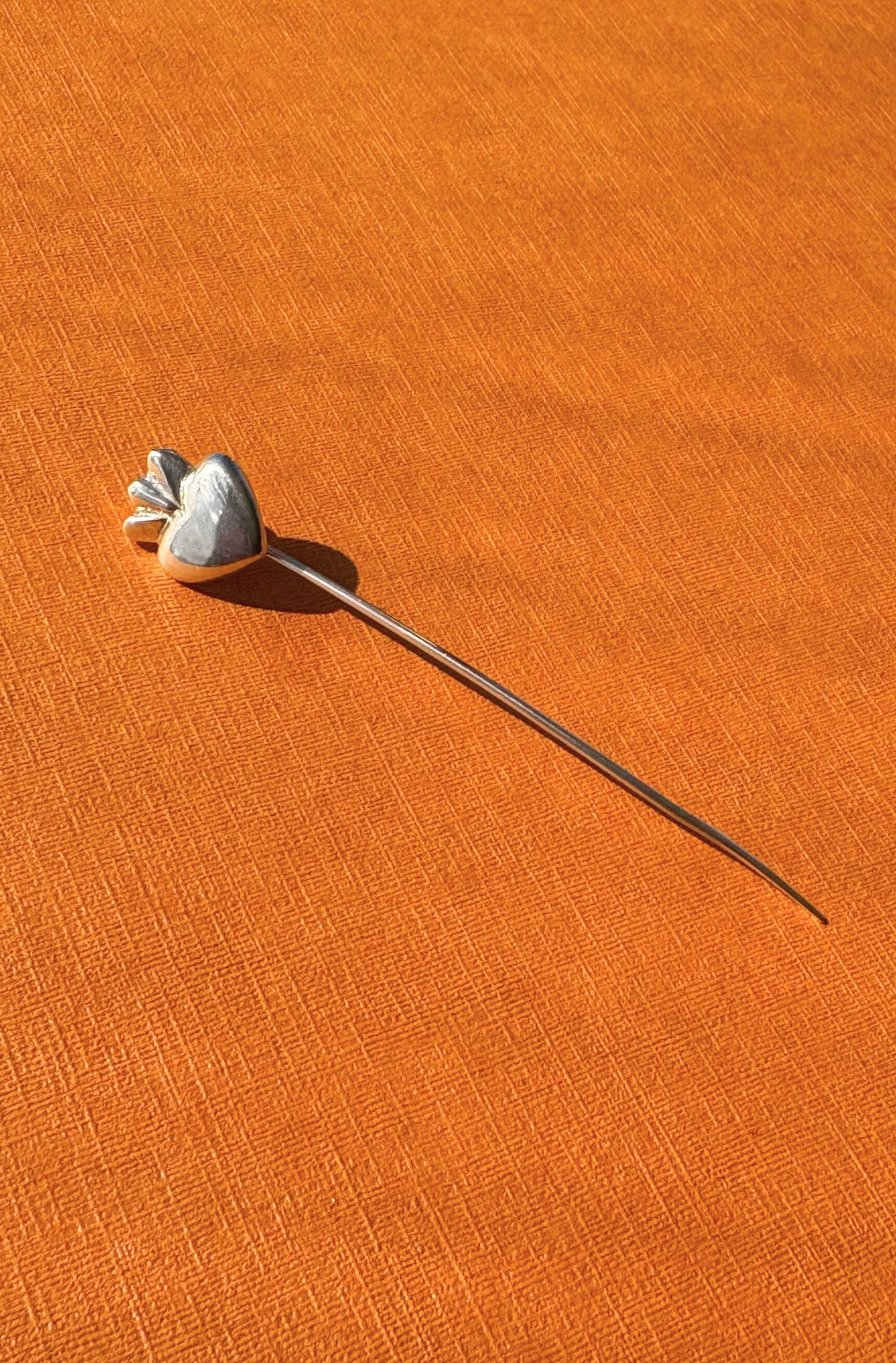 Noble Heart Lapel Pin - Midi
